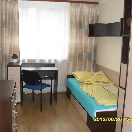 Dom Studencki Atol Hostel *