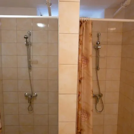 Dom Studencki Atol ホステル